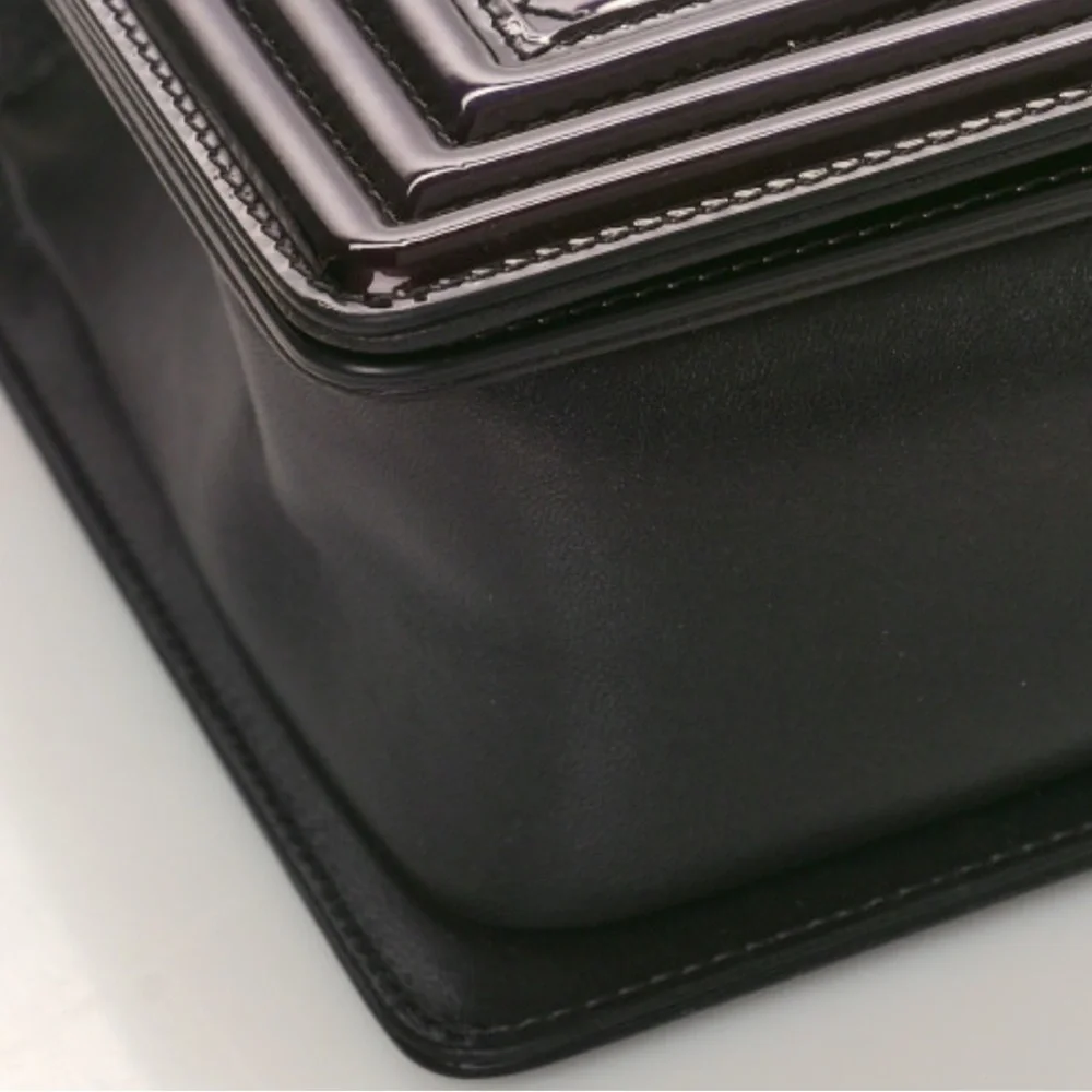 Chanel Patent Calfskin New Medium Boy Flap - Picture 5 of 7